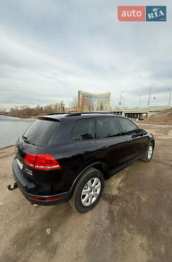Позашляховик / Кросовер Volkswagen Touareg 2015 в 