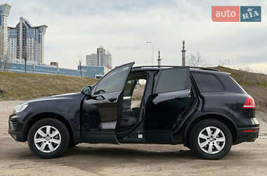 Позашляховик / Кросовер Volkswagen Touareg 2015 в 