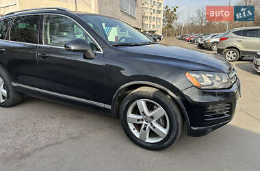 Внедорожник / Кроссовер Volkswagen Touareg 2012 в Киеве