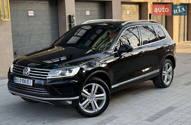 Внедорожник / Кроссовер Volkswagen Touareg 2014 в Тернополе