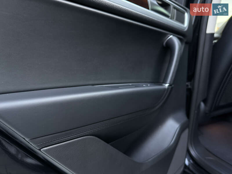 Позашляховик / Кросовер Volkswagen Touareg 2014 в Тернополі