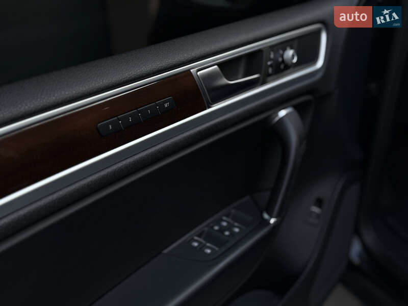 Позашляховик / Кросовер Volkswagen Touareg 2014 в Тернополі