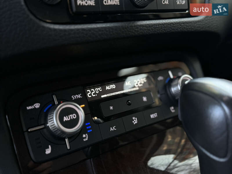 Позашляховик / Кросовер Volkswagen Touareg 2014 в Тернополі