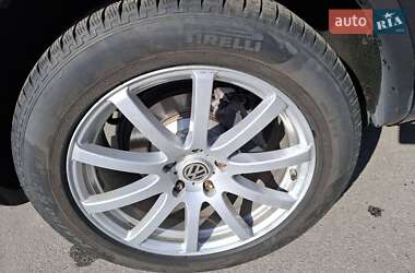 Позашляховик / Кросовер Volkswagen Touareg 2013 в 