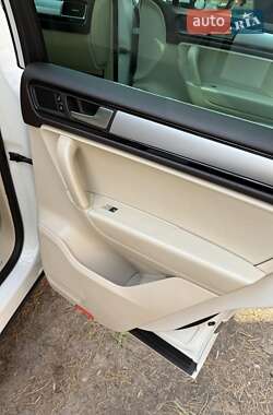 Позашляховик / Кросовер Volkswagen Touareg 2013 в Бердичеві
