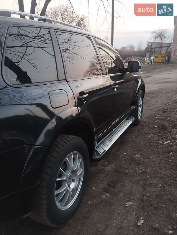 Внедорожник / Кроссовер Volkswagen Touareg 2006 в Звягеле