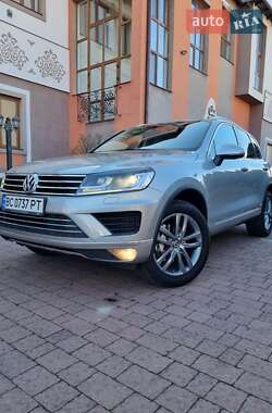 Позашляховик / Кросовер Volkswagen Touareg 2016 в Стрию