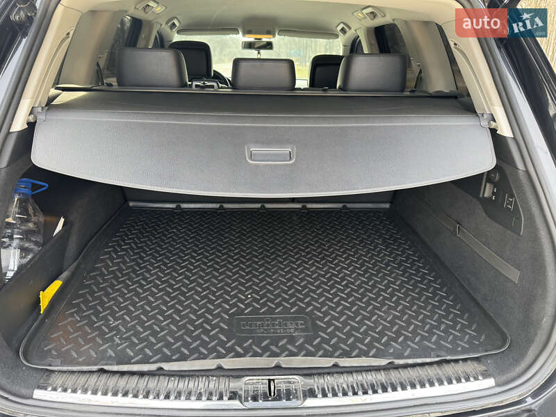 Позашляховик / Кросовер Volkswagen Touareg 2012 в Запоріжжі