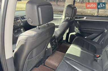 Внедорожник / Кроссовер Volkswagen Touareg 2012 в 