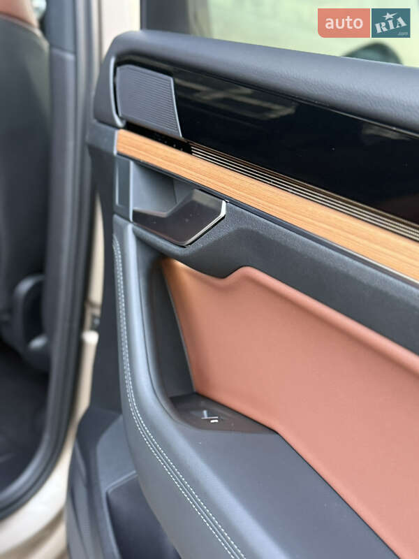 Внедорожник / Кроссовер Volkswagen Touareg 2018 в Киеве