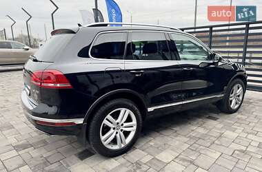 Позашляховик / Кросовер Volkswagen Touareg 2017 в Рівному