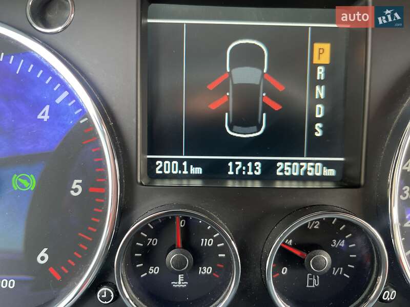 Внедорожник / Кроссовер Volkswagen Touareg 2006 в Новояворовске