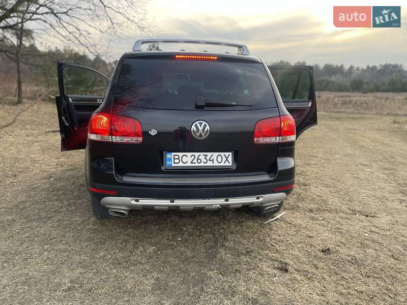 Внедорожник / Кроссовер Volkswagen Touareg 2006 в Новояворовске