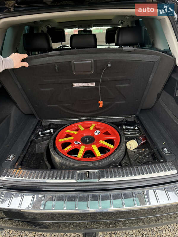Позашляховик / Кросовер Volkswagen Touareg 2011 в Тячеві