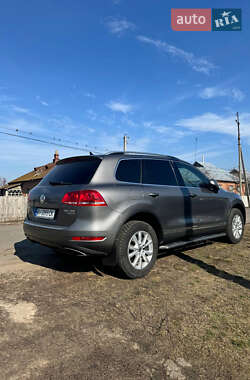 Позашляховик / Кросовер Volkswagen Touareg 2011 в Котельві