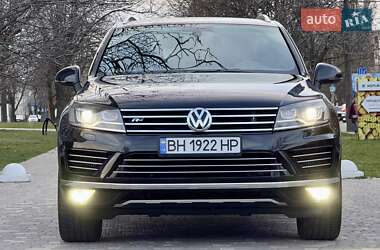 Позашляховик / Кросовер Volkswagen Touareg 2017 в Одесі