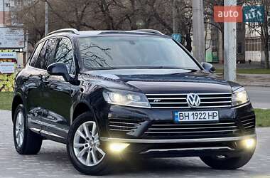 Позашляховик / Кросовер Volkswagen Touareg 2017 в Одесі