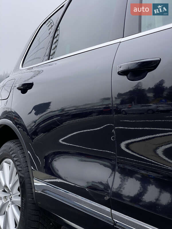 Внедорожник / Кроссовер Volkswagen Touareg 2011 в Ивано-Франковске