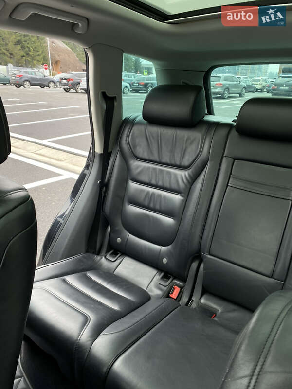 Внедорожник / Кроссовер Volkswagen Touareg 2011 в Ивано-Франковске
