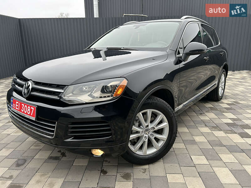 Внедорожник / Кроссовер Volkswagen Touareg 2013 в Полтаве