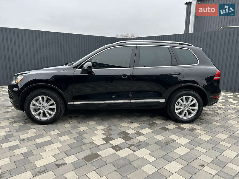 Внедорожник / Кроссовер Volkswagen Touareg 2013 в Полтаве