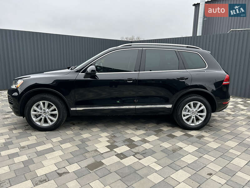 Внедорожник / Кроссовер Volkswagen Touareg 2013 в Полтаве