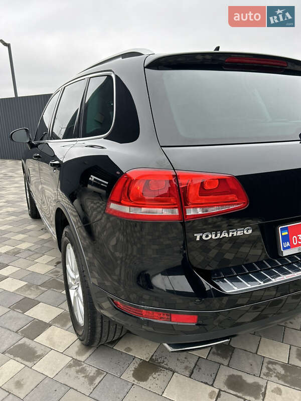 Внедорожник / Кроссовер Volkswagen Touareg 2013 в Полтаве