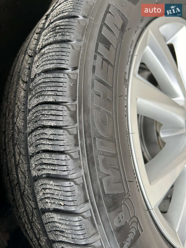 Внедорожник / Кроссовер Volkswagen Touareg 2013 в Полтаве