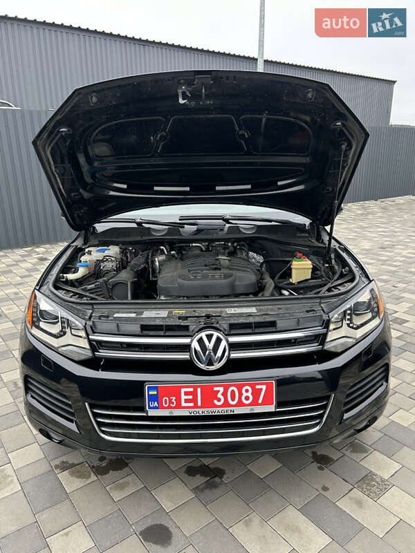 Внедорожник / Кроссовер Volkswagen Touareg 2013 в Полтаве
