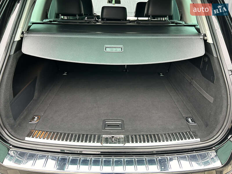 Внедорожник / Кроссовер Volkswagen Touareg 2013 в Полтаве