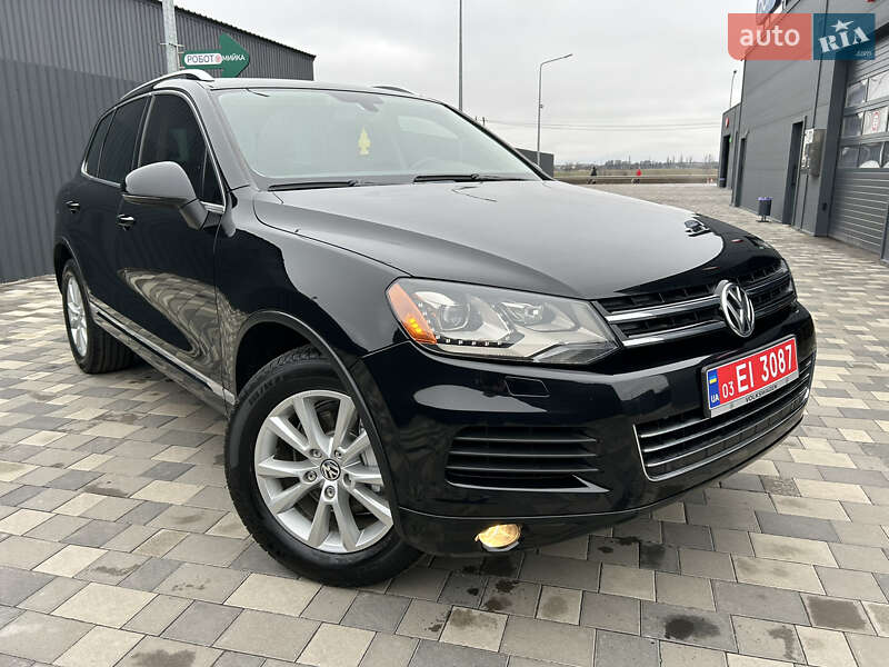 Внедорожник / Кроссовер Volkswagen Touareg 2013 в Полтаве