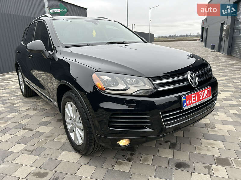 Внедорожник / Кроссовер Volkswagen Touareg 2013 в Полтаве