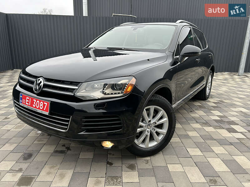 Внедорожник / Кроссовер Volkswagen Touareg 2013 в Полтаве