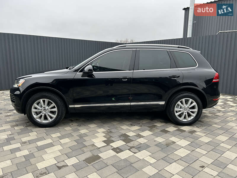 Внедорожник / Кроссовер Volkswagen Touareg 2013 в Полтаве