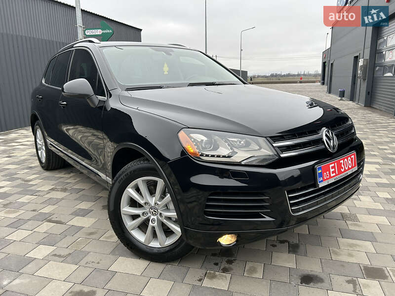 Внедорожник / Кроссовер Volkswagen Touareg 2013 в Полтаве