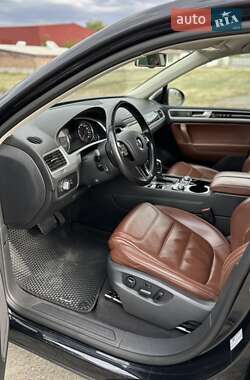 Внедорожник / Кроссовер Volkswagen Touareg 2015 в 