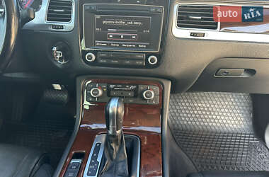 Позашляховик / Кросовер Volkswagen Touareg 2014 в 