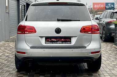 Позашляховик / Кросовер Volkswagen Touareg 2013 в 