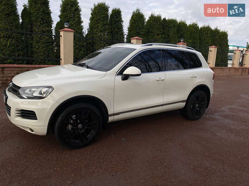Позашляховик / Кросовер Volkswagen Touareg 2011 в Василькові