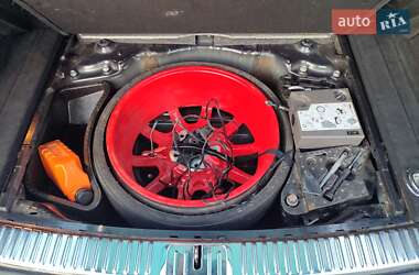 Позашляховик / Кросовер Volkswagen Touareg 2013 в 