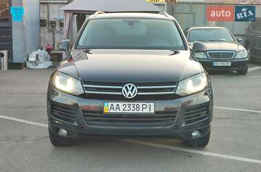 Позашляховик / Кросовер Volkswagen Touareg 2013 в 