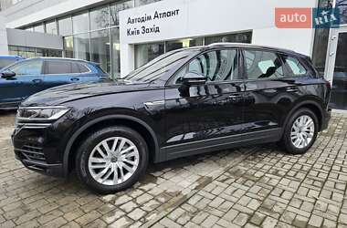 Позашляховик / Кросовер Volkswagen Touareg 2020 в Києві