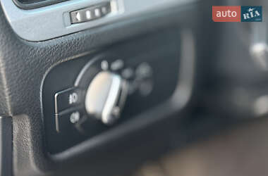 Внедорожник / Кроссовер Volkswagen Touareg 2012 в 