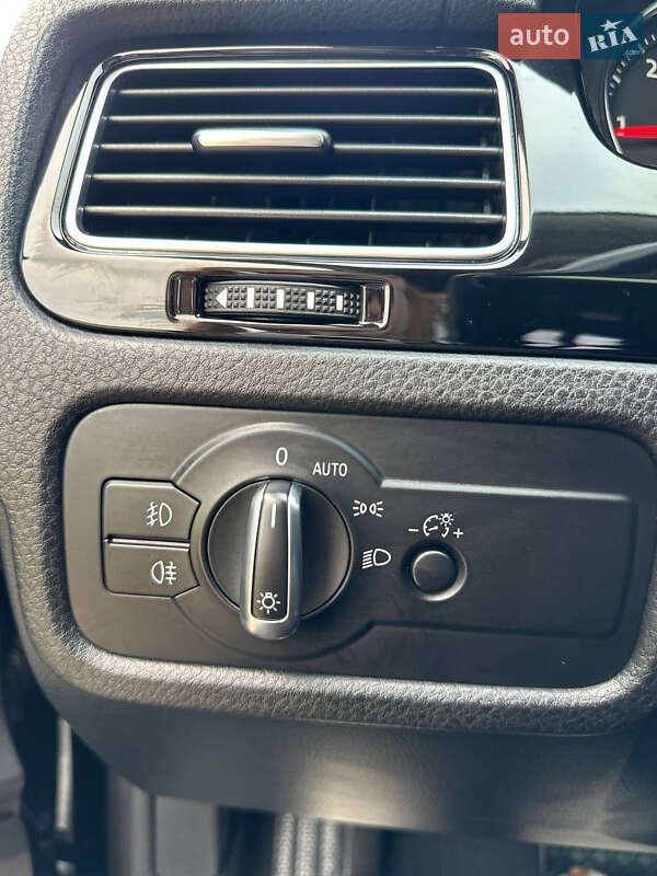 Позашляховик / Кросовер Volkswagen Touareg 2014 в Одесі