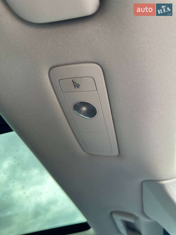 Позашляховик / Кросовер Volkswagen Touareg 2014 в Одесі