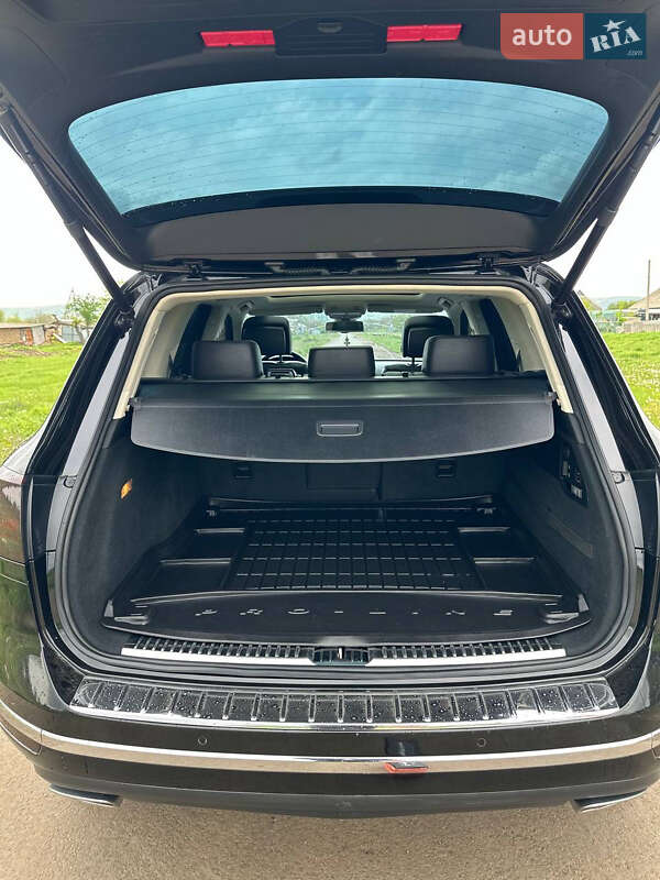 Позашляховик / Кросовер Volkswagen Touareg 2014 в Одесі