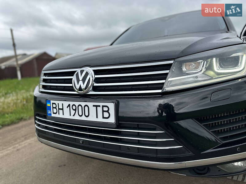 Позашляховик / Кросовер Volkswagen Touareg 2014 в Одесі