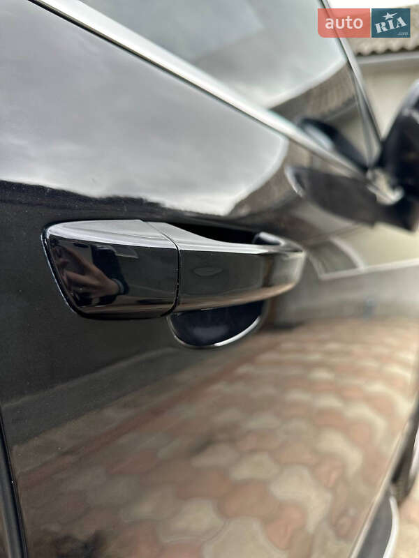 Позашляховик / Кросовер Volkswagen Touareg 2014 в Одесі