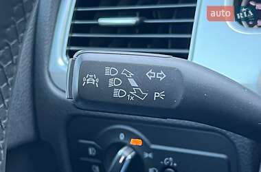 Внедорожник / Кроссовер Volkswagen Touareg 2014 в 