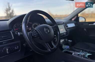 Позашляховик / Кросовер Volkswagen Touareg 2012 в 